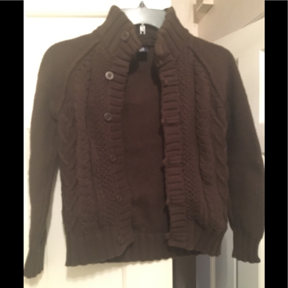 Gap Boys Size 6-7 brown cozy sweater.